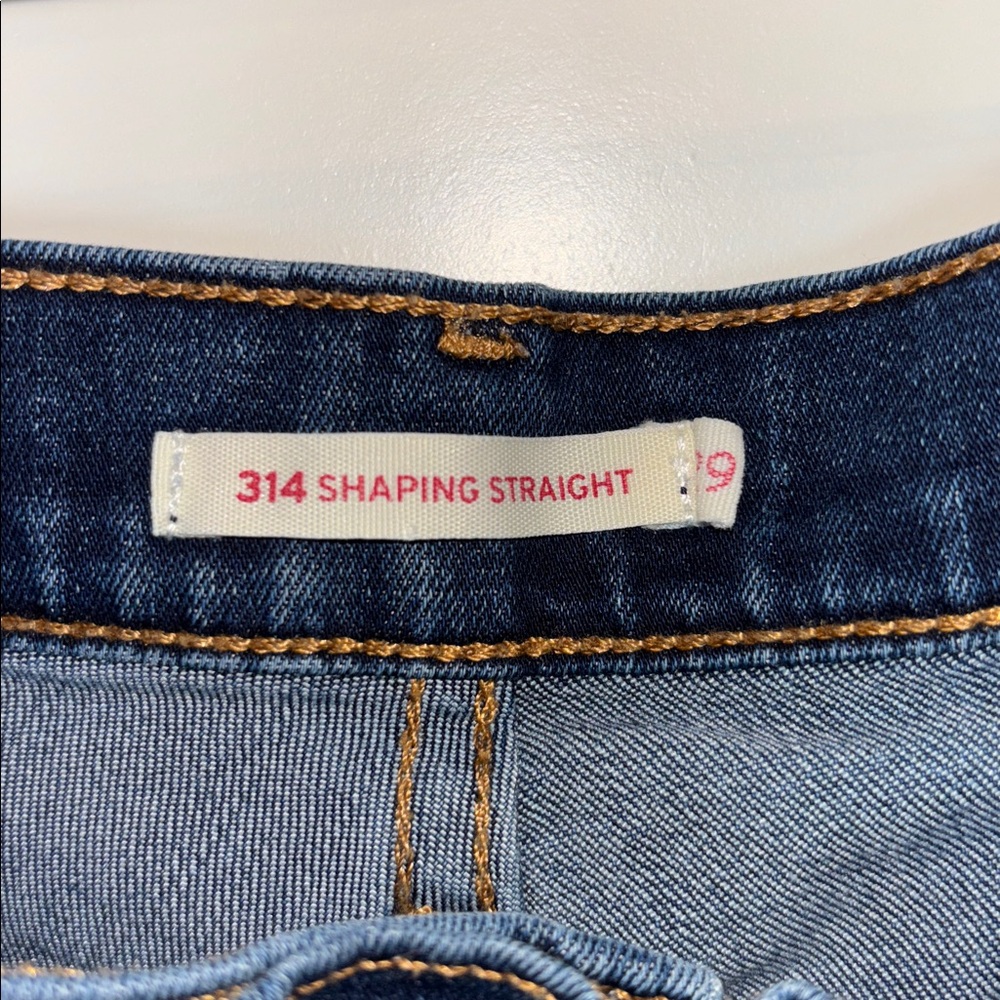 Levi’s Shaping Straight Jeans - Picture 11 of 16